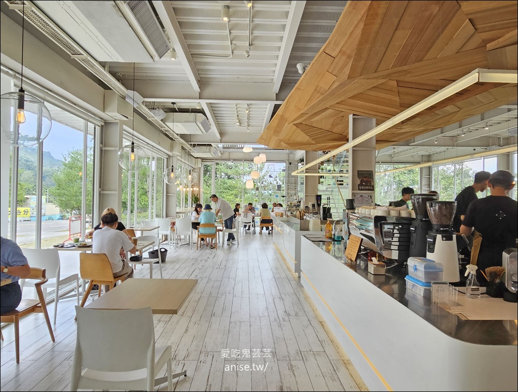 蠻荒咖啡 | 日月潭精品咖啡，純白美麗的明亮咖啡屋