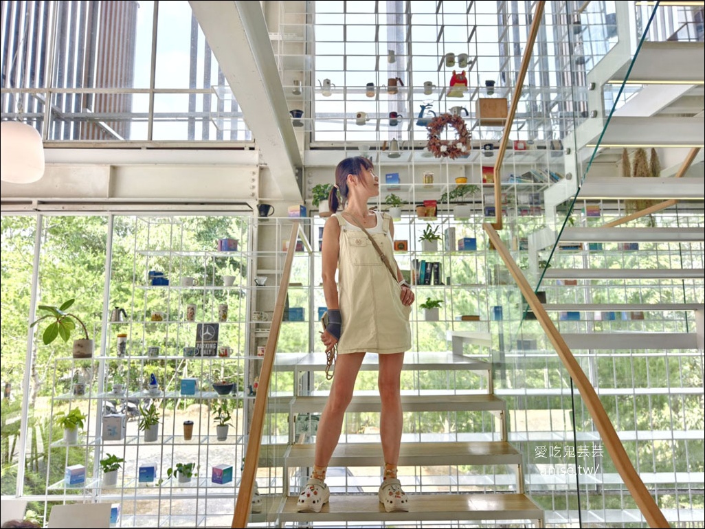 蠻荒咖啡 | 日月潭精品咖啡，純白美麗的明亮咖啡屋