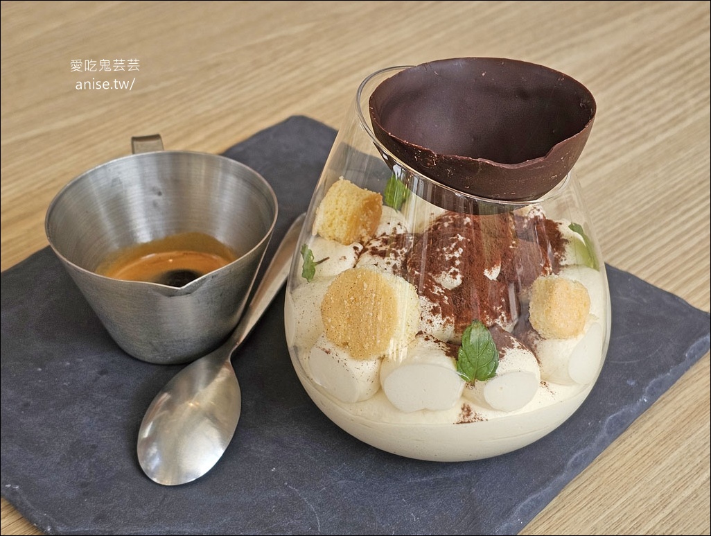 蠻荒咖啡 | 日月潭精品咖啡，純白美麗的明亮咖啡屋