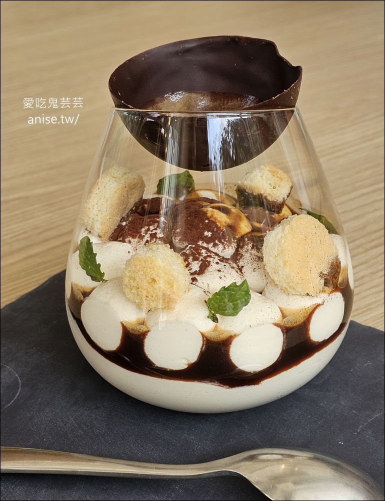 蠻荒咖啡 | 日月潭精品咖啡，純白美麗的明亮咖啡屋