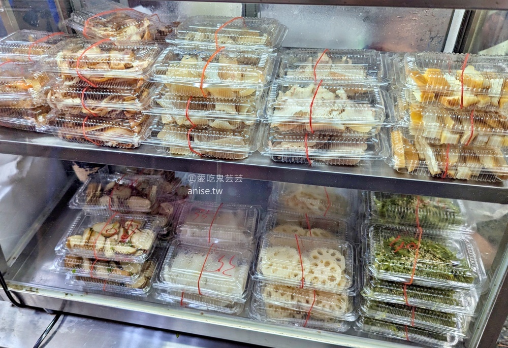 土城清水橋頭麵店，老客人都直接點全套，碗粿滿滿菜圃也很讚(姊姊食記)