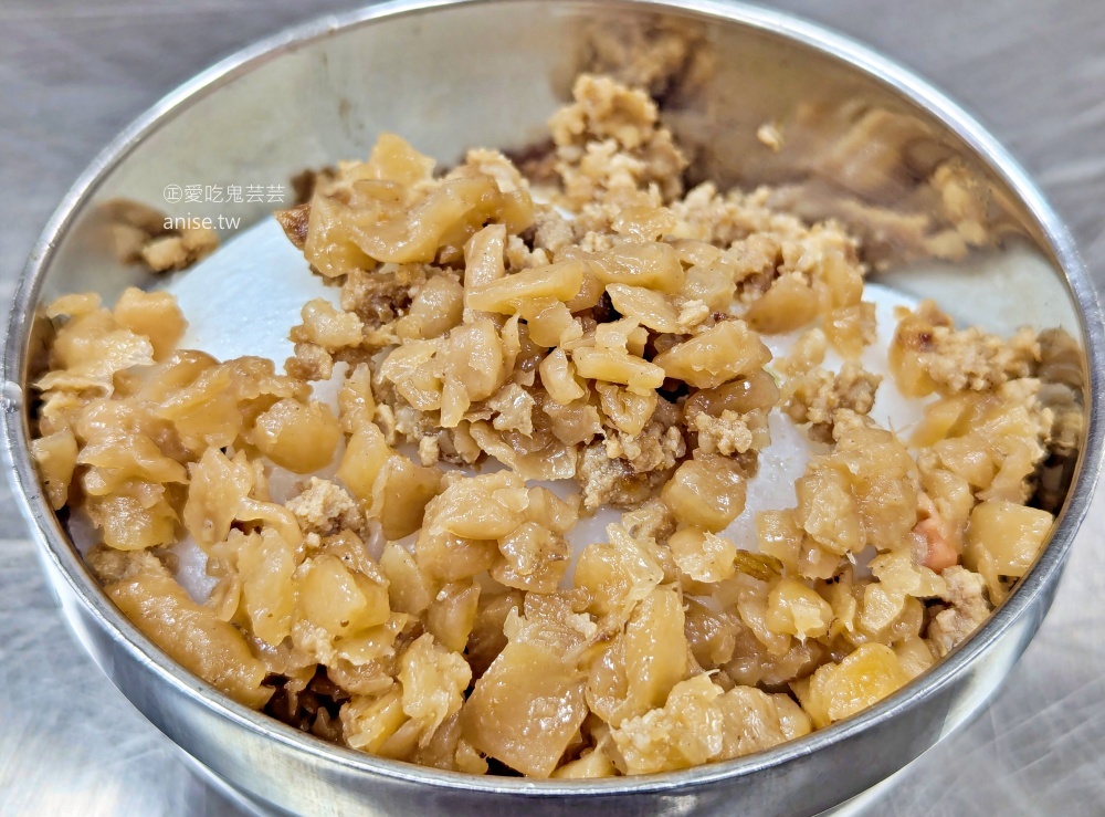 土城清水橋頭麵店，老客人都直接點全套，碗粿滿滿菜圃也很讚(姊姊食記)