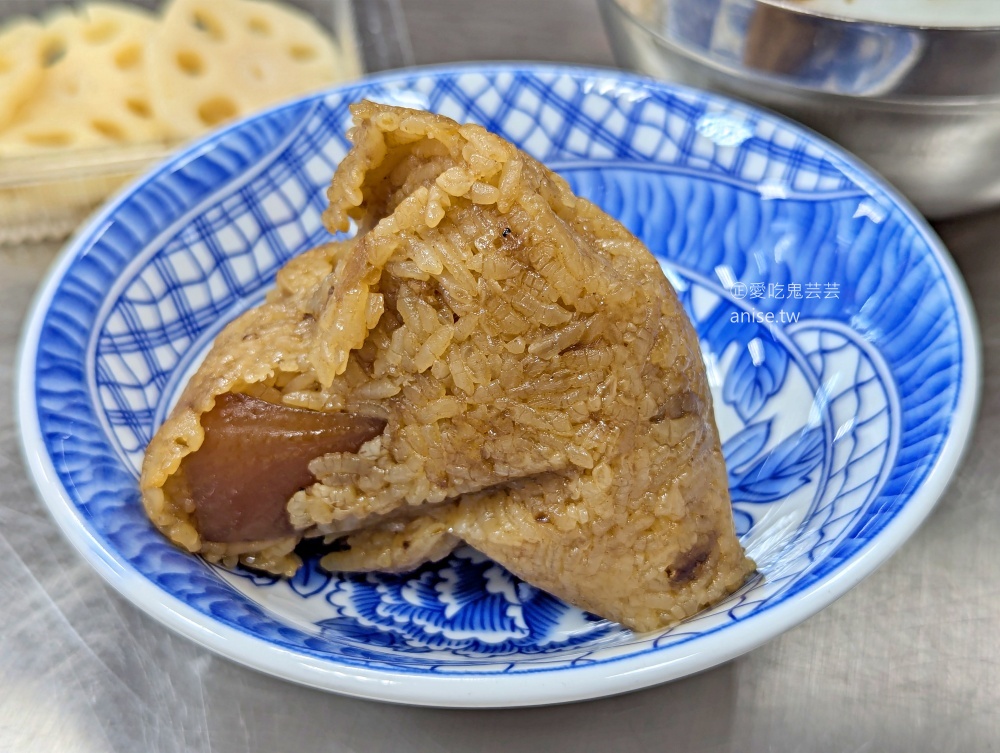 土城清水橋頭麵店，老客人都直接點全套，碗粿滿滿菜圃也很讚(姊姊食記)