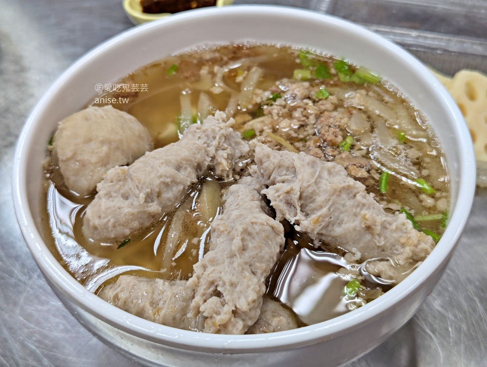 土城清水橋頭麵店，老客人都直接點全套，碗粿滿滿菜圃也很讚(姊姊食記)