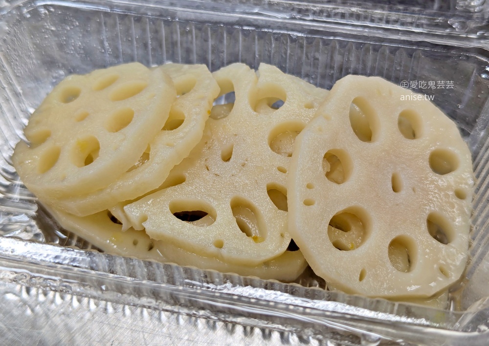 土城清水橋頭麵店，老客人都直接點全套，碗粿滿滿菜圃也很讚(姊姊食記)