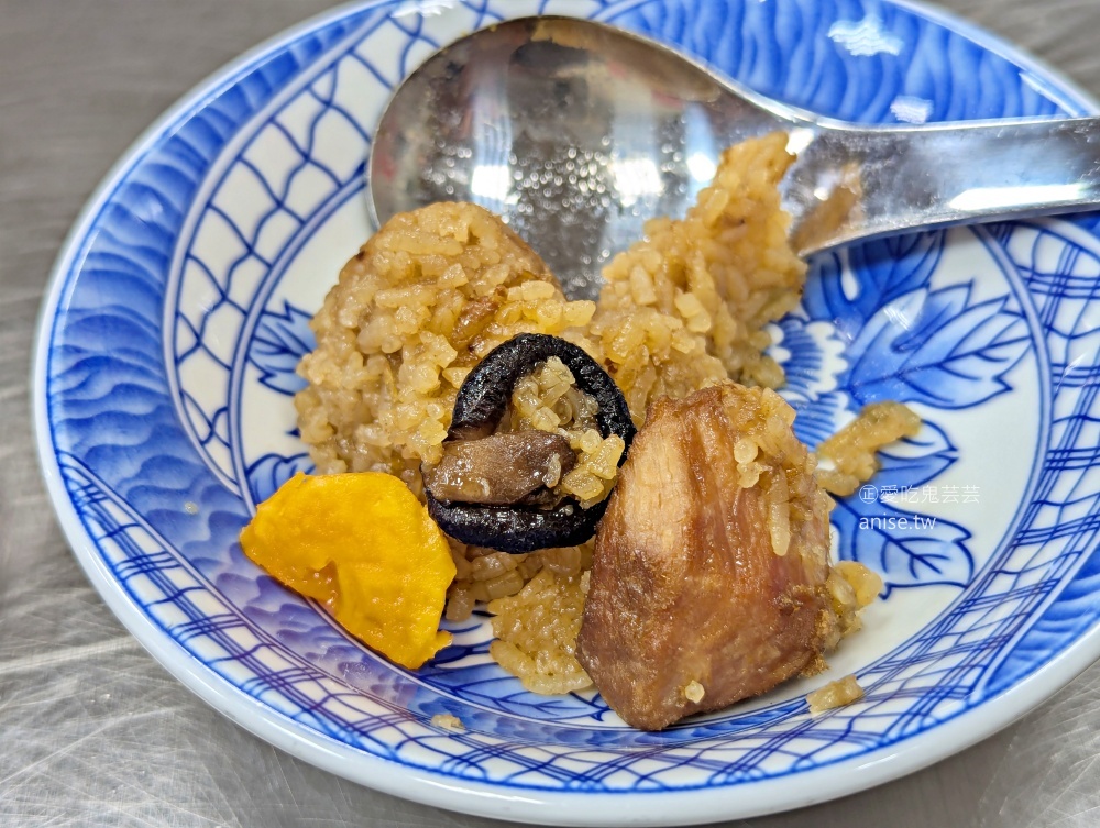 土城清水橋頭麵店，老客人都直接點全套，碗粿滿滿菜圃也很讚(姊姊食記)