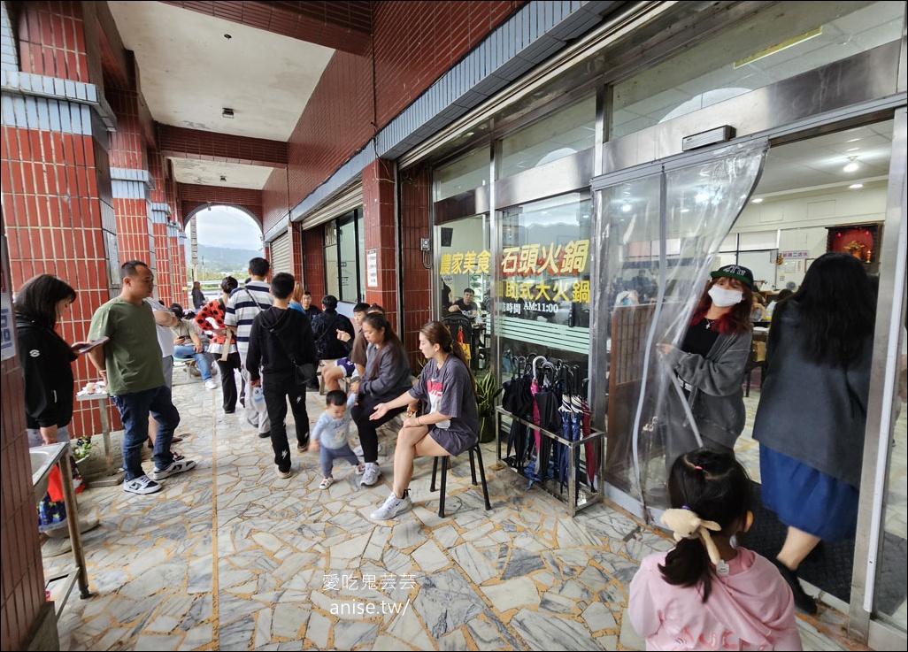 福緣火鍋，生意好到平日下午都要排隊(平日可預約)，還有隱藏版熱炒！