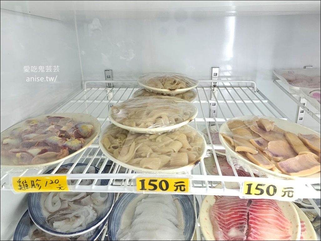 福緣火鍋，生意好到平日下午都要排隊(平日可預約)，還有隱藏版熱炒！