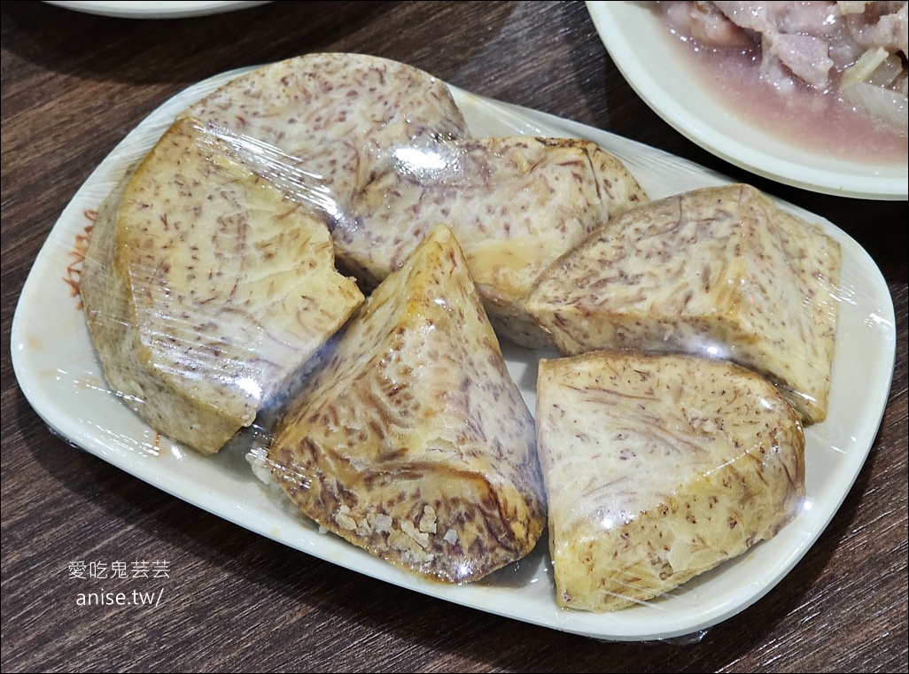 福緣火鍋，生意好到平日下午都要排隊(平日可預約)，還有隱藏版熱炒！