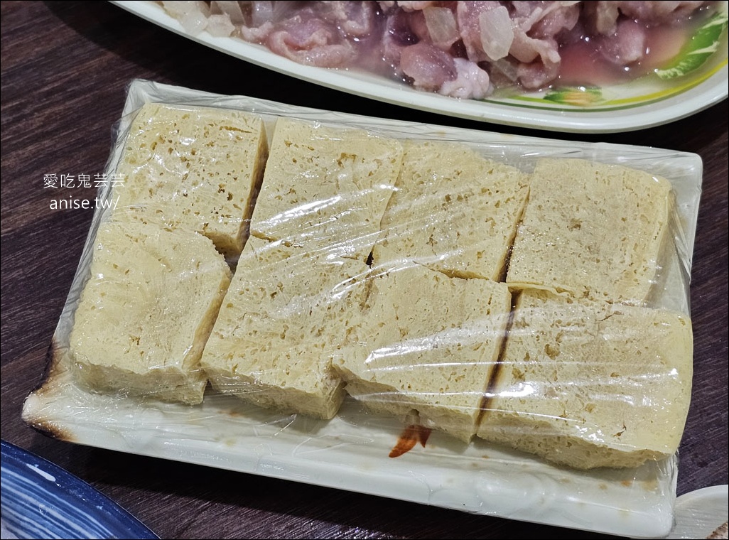 福緣火鍋，生意好到平日下午都要排隊(平日可預約)，還有隱藏版熱炒！