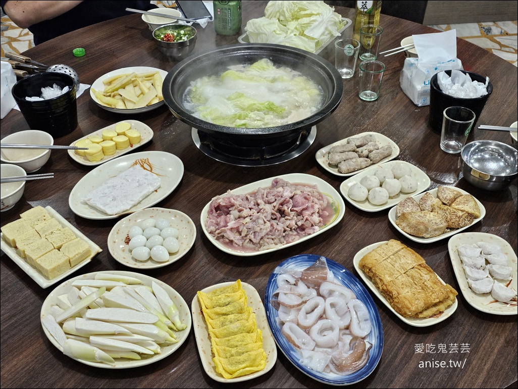 福緣火鍋，生意好到平日下午都要排隊(平日可預約)，還有隱藏版熱炒！ @愛吃鬼芸芸