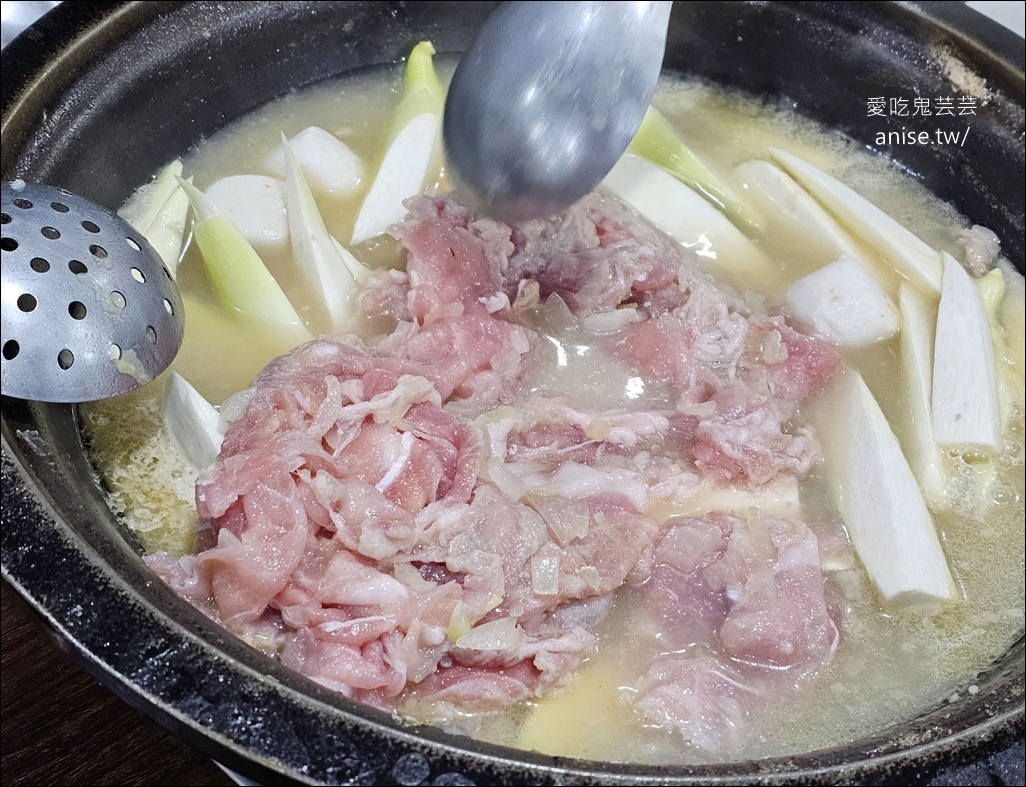 福緣火鍋，生意好到平日下午都要排隊(平日可預約)，還有隱藏版熱炒！