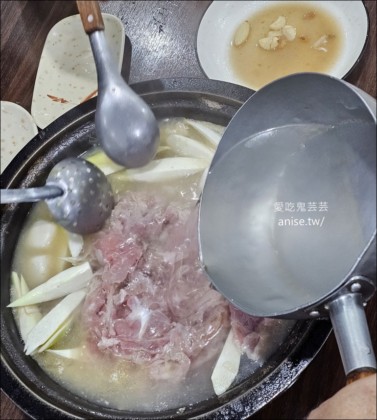 福緣火鍋，生意好到平日下午都要排隊(平日可預約)，還有隱藏版熱炒！