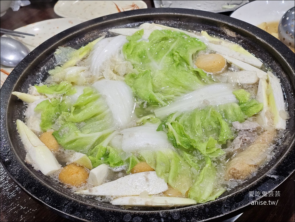 福緣火鍋，生意好到平日下午都要排隊(平日可預約)，還有隱藏版熱炒！