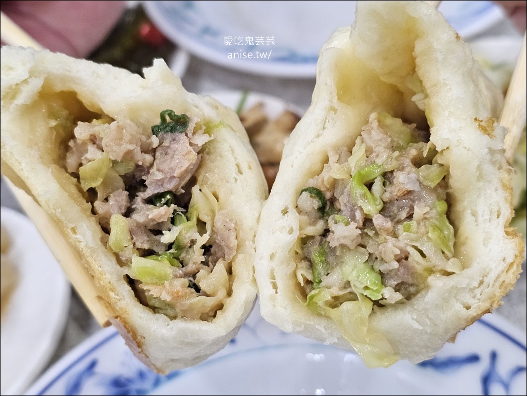 張記韭菜水煎包，小菜請點一條龍(毆)，每年也只有他敢放寒暑假！