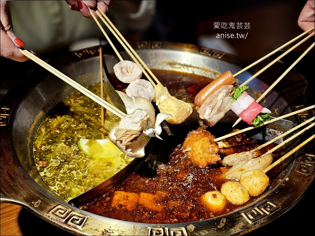 ABV串串啤酒館 西門店，一串10元隨便拿，重慶辣、台灣辣任選！(文末菜單)