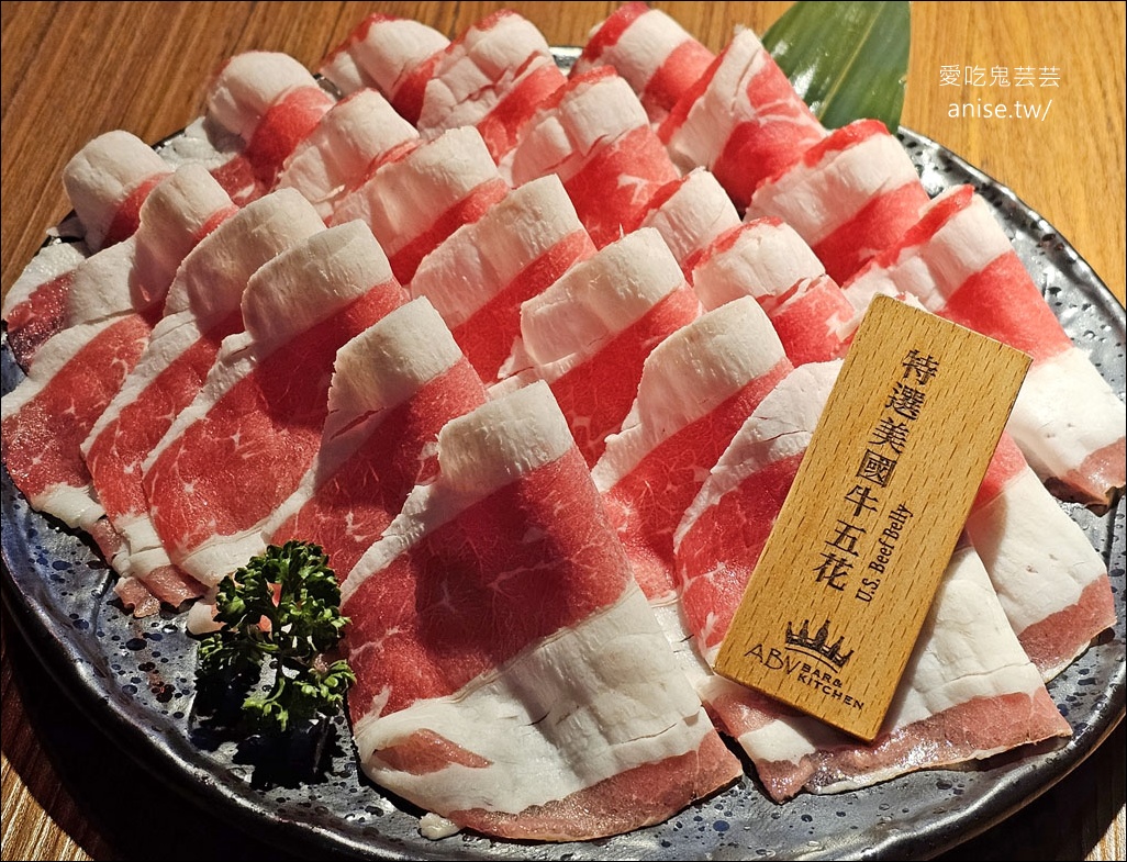 ABV串串啤酒館 西門店，一串10元隨便拿，重慶辣、台灣辣任選！(文末菜單)