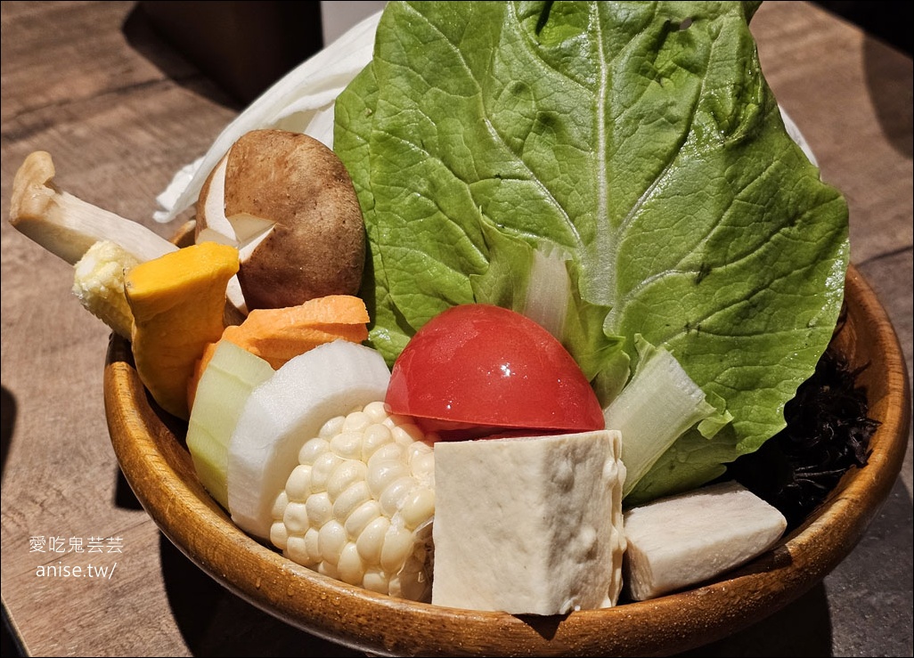 金鍋盃，甘蔗湯頭清甜小火鍋，料好實在、寵物友善(文末菜單)