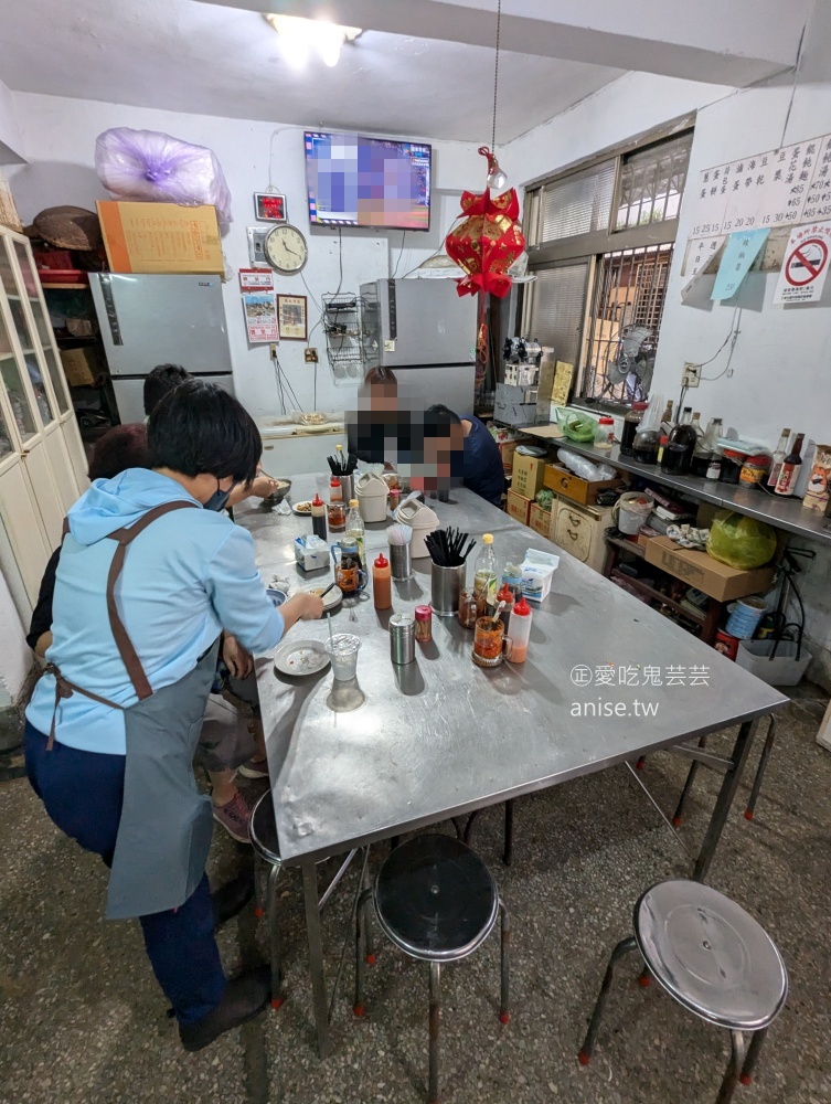 豆奶霞乾麵，餛飩湯搭配蛋餅也很合拍，基隆美食(姊姊食記)