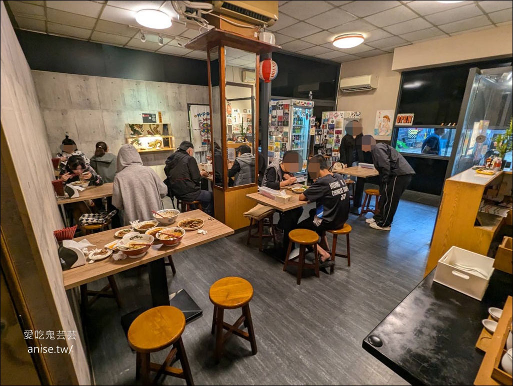 川味麵典，激推肋排牛腩麵+花干，份量超大好吃又過癮