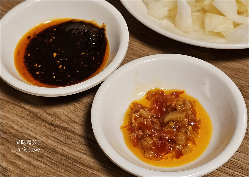 川味麵典，激推肋排牛腩麵+花干，份量超大好吃又過癮