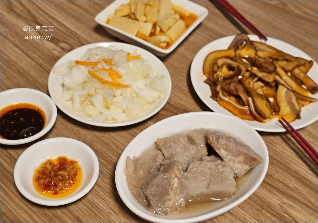 川味麵典，激推肋排牛腩麵+花干，份量超大好吃又過癮