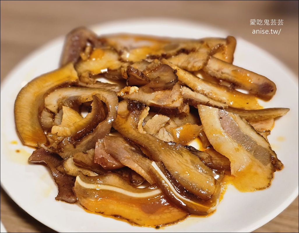 川味麵典，激推肋排牛腩麵+花干，份量超大好吃又過癮