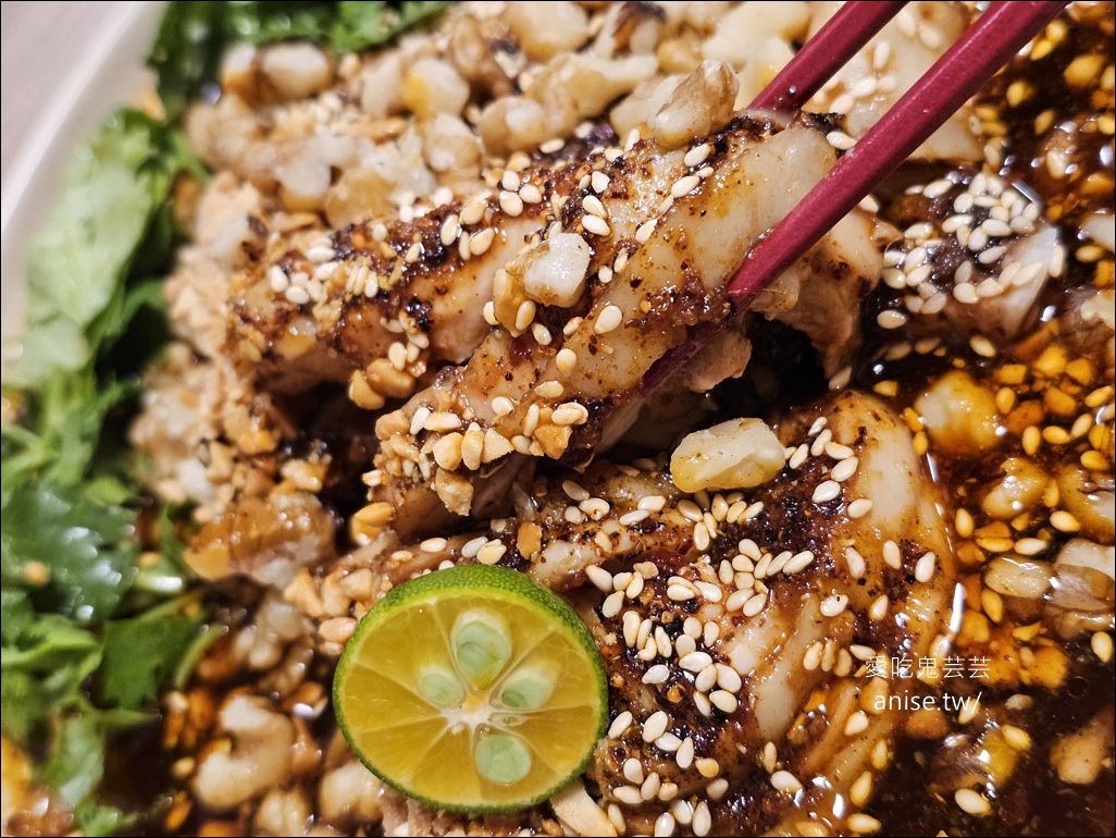 川味麵典，激推肋排牛腩麵+花干，份量超大好吃又過癮