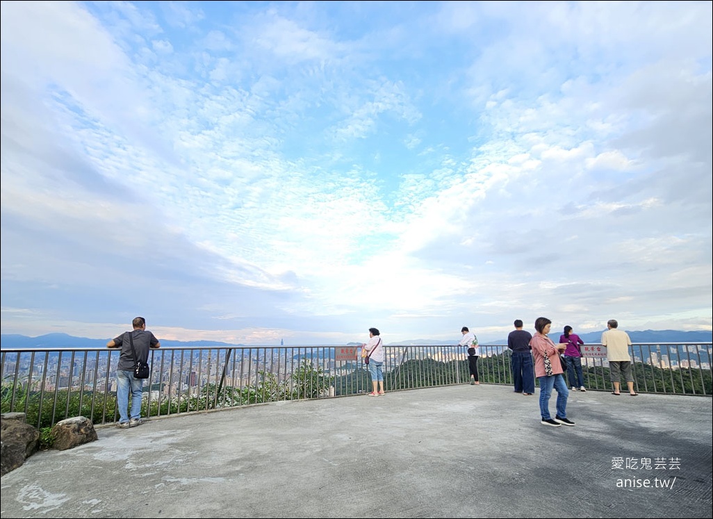 烘爐地(南山福德宮)換錢母，北部求財、招財進寶聖地
