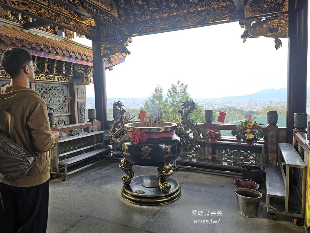 烘爐地(南山福德宮)換錢母，北部求財、招財進寶聖地