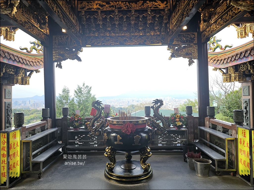 烘爐地(南山福德宮)換錢母，北部求財、招財進寶聖地