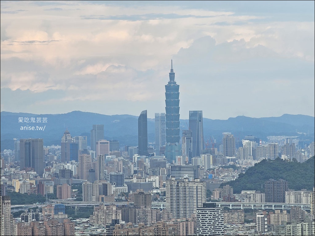 烘爐地(南山福德宮)換錢母，北部求財、招財進寶聖地