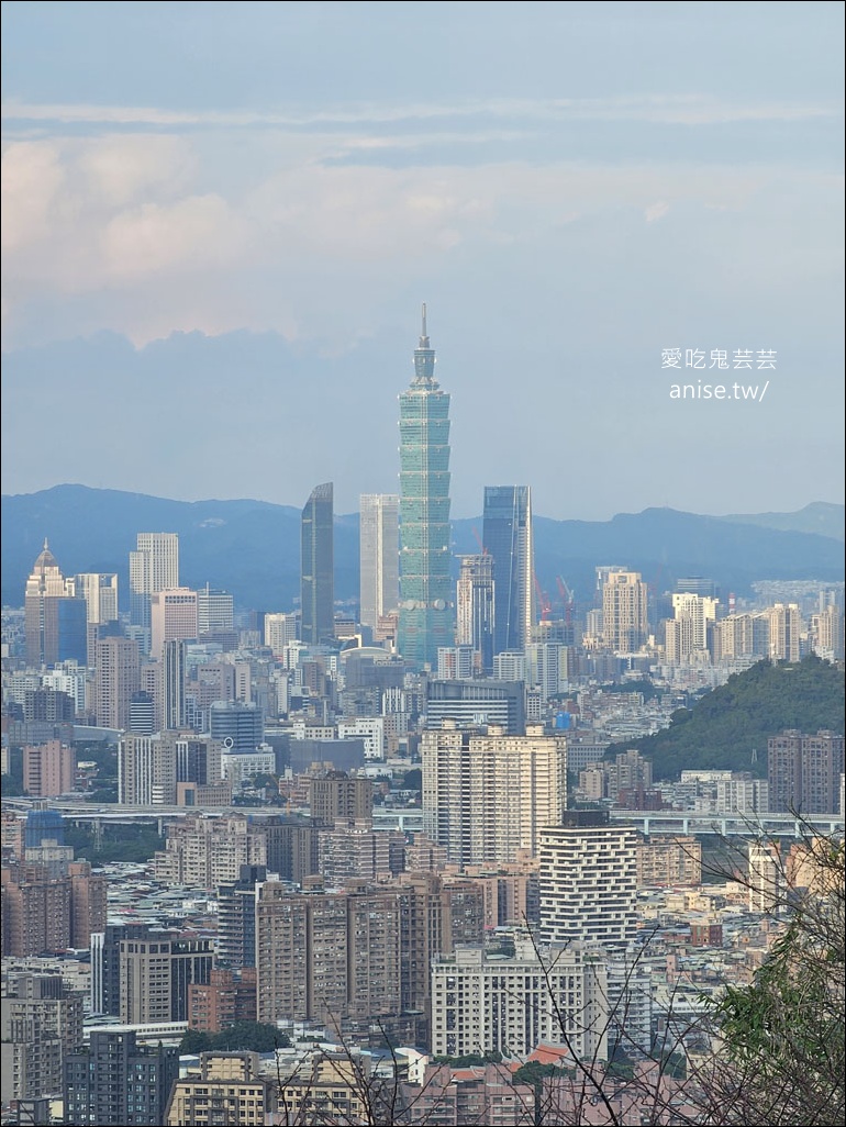 烘爐地(南山福德宮)換錢母，北部求財、招財進寶聖地