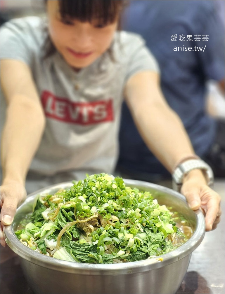 滷都香滷味 | 嚇死我的大鋼盆滷味，千萬不要說肚子餓或加菜，保證最小份都吃不完！ @愛吃鬼芸芸
