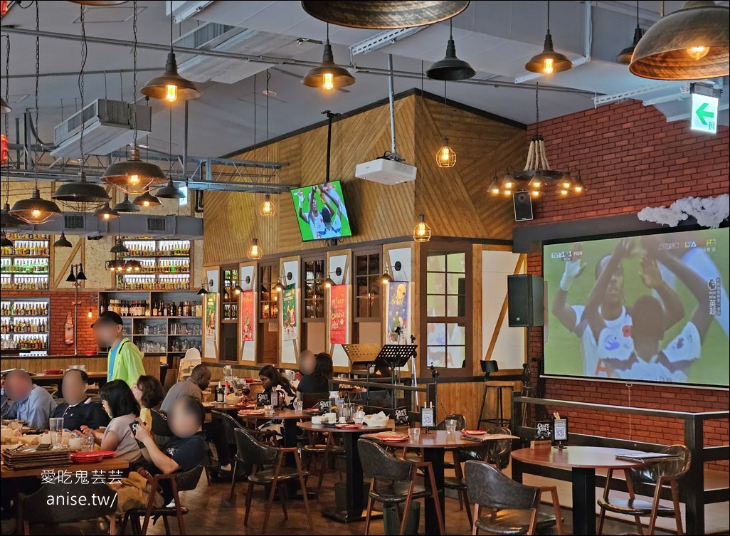 ABV地中海餐酒館台中概念店，全台啤酒種類最多，宛如啤酒博物館！