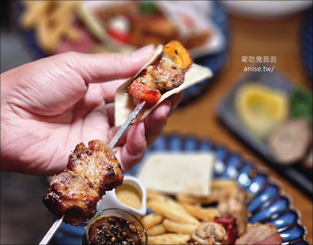 ABV地中海餐酒館台中概念店，全台啤酒種類最多，宛如啤酒博物館！