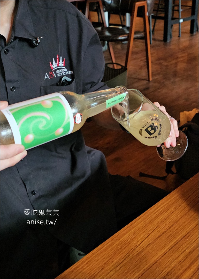 ABV地中海餐酒館台中概念店，全台啤酒種類最多，宛如啤酒博物館！