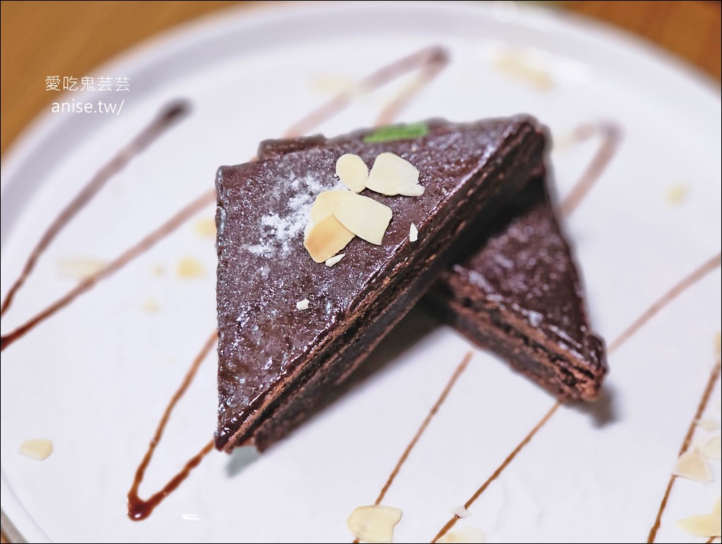 ABV地中海餐酒館台中概念店，全台啤酒種類最多，宛如啤酒博物館！