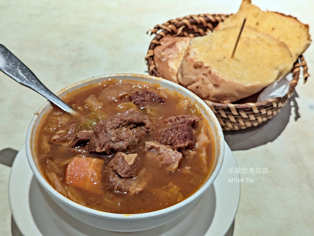 上上咖啡，老派的浪漫懷舊風格，暖胃的俄式羅宋湯，西門站美食(姊姊食記)