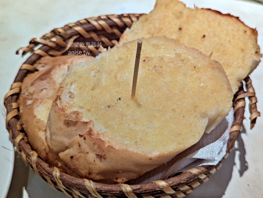 上上咖啡，老派的浪漫懷舊風格，暖胃的俄式羅宋湯，西門站美食(姊姊食記)