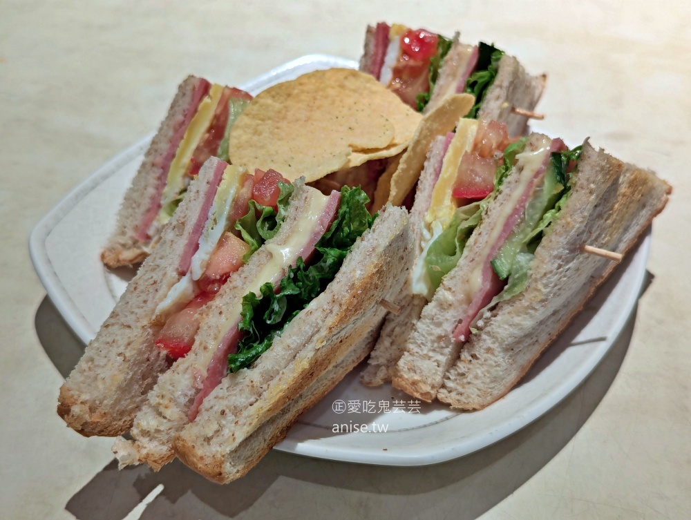 上上咖啡，老派的浪漫懷舊風格，暖胃的俄式羅宋湯，西門站美食(姊姊食記)