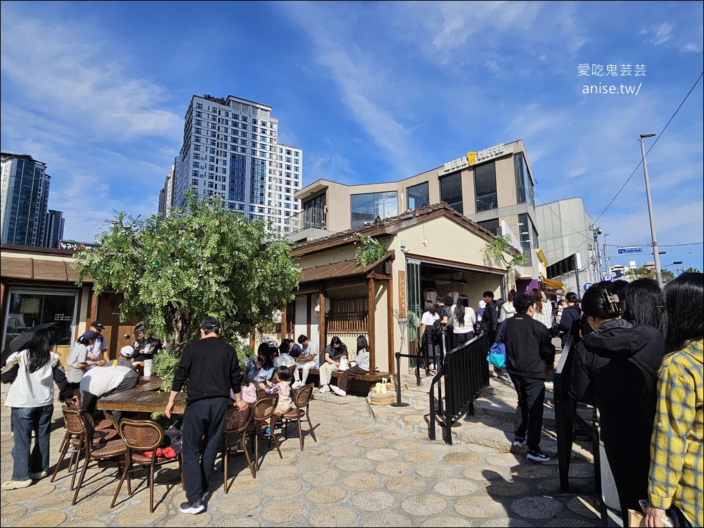 釜山海雲台自然島鹽可頌，超人氣排隊麵包店 (尾浦站旁)
