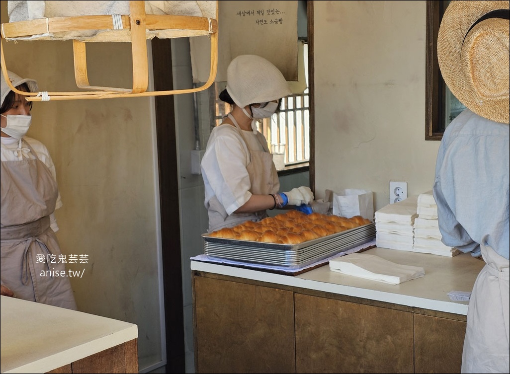 釜山海雲台自然島鹽可頌，超人氣排隊麵包店 (尾浦站旁)