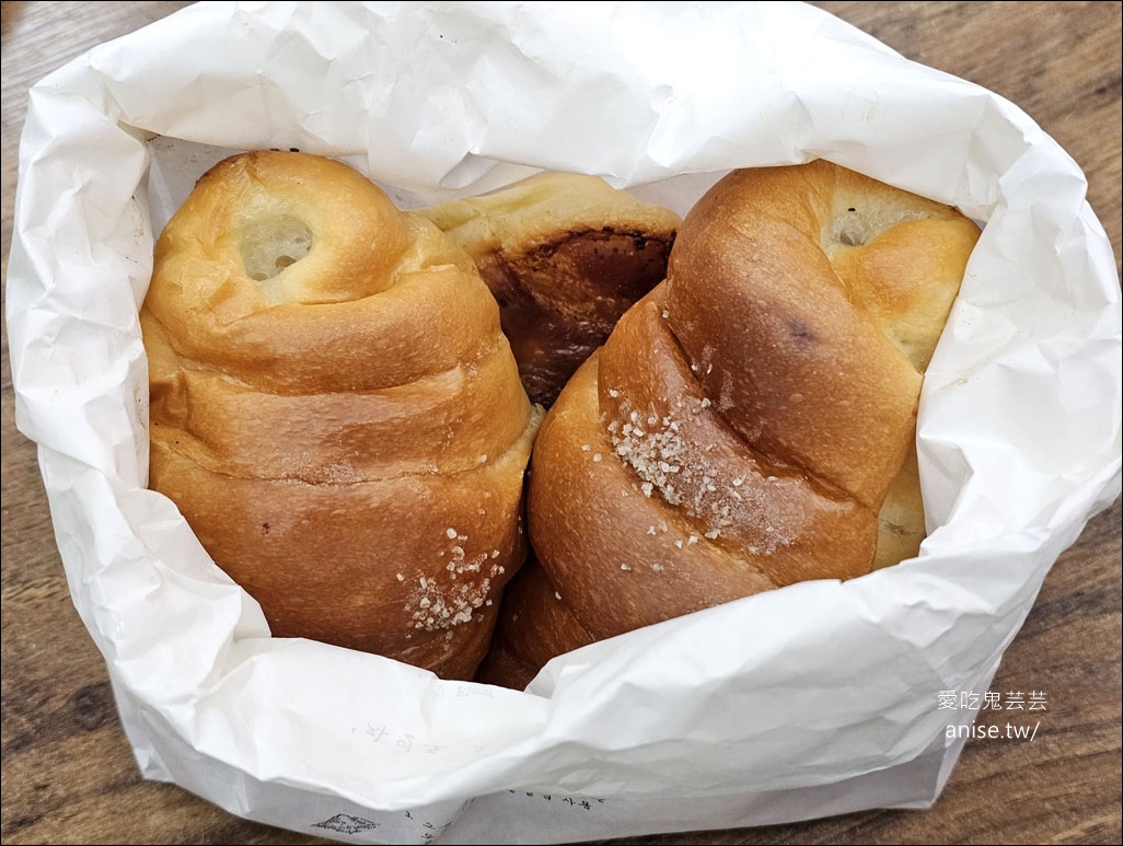 釜山海雲台自然島鹽可頌，超人氣排隊麵包店 (尾浦站旁)