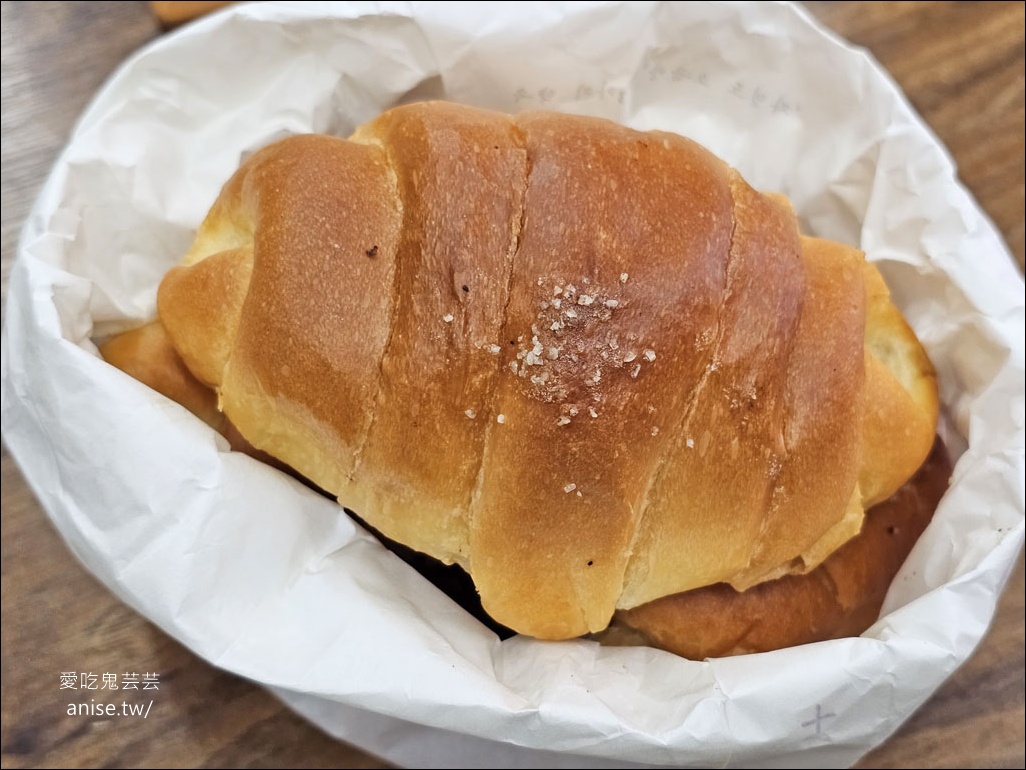 釜山海雲台自然島鹽可頌，超人氣排隊麵包店 (尾浦站旁)