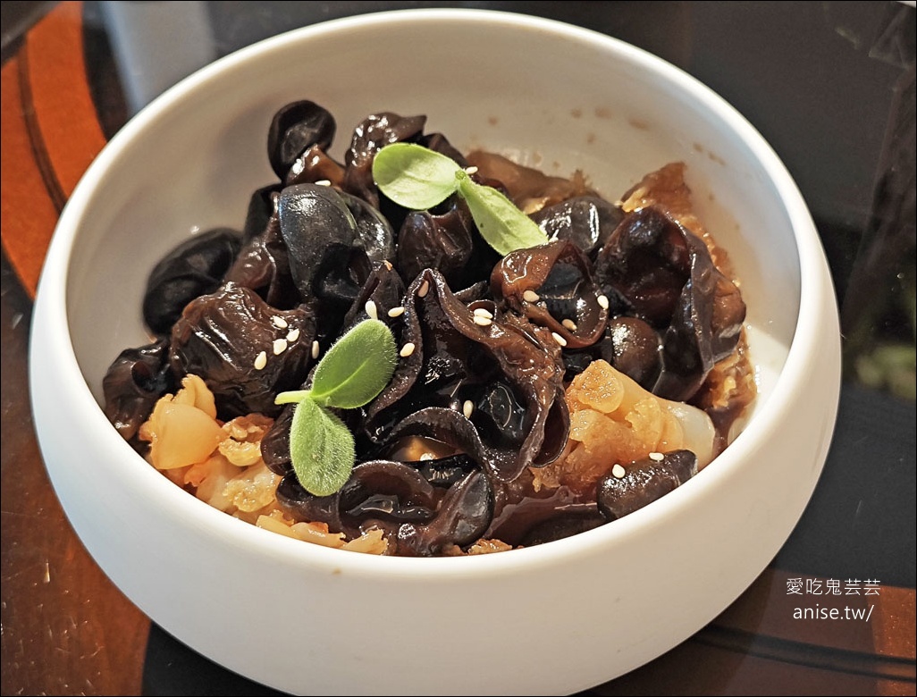 晶華軒秋蟹宴GOGO，一口一張小朋友銷魂無比 (推西施泡飯、蟹粉撈麵)