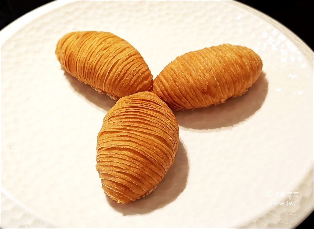 晶華軒秋蟹宴GOGO，一口一張小朋友銷魂無比 (推西施泡飯、蟹粉撈麵)