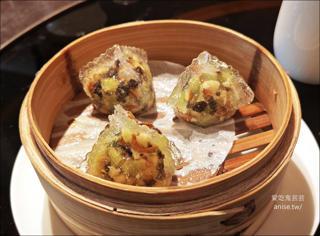 晶華軒秋蟹宴GOGO，一口一張小朋友銷魂無比 (推西施泡飯、蟹粉撈麵)