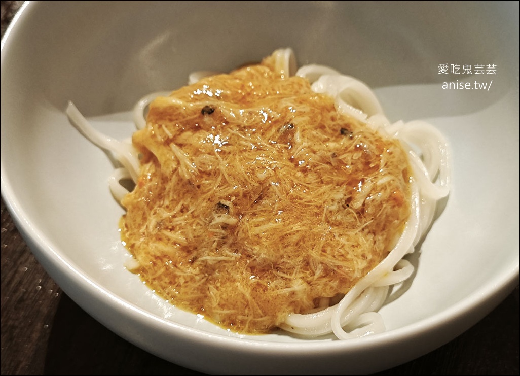 晶華軒秋蟹宴GOGO，一口一張小朋友銷魂無比 (推西施泡飯、蟹粉撈麵)