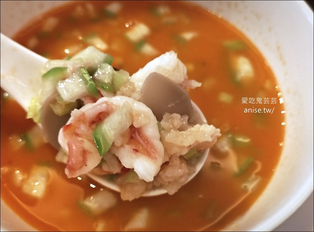 晶華軒秋蟹宴GOGO，一口一張小朋友銷魂無比 (推西施泡飯、蟹粉撈麵)